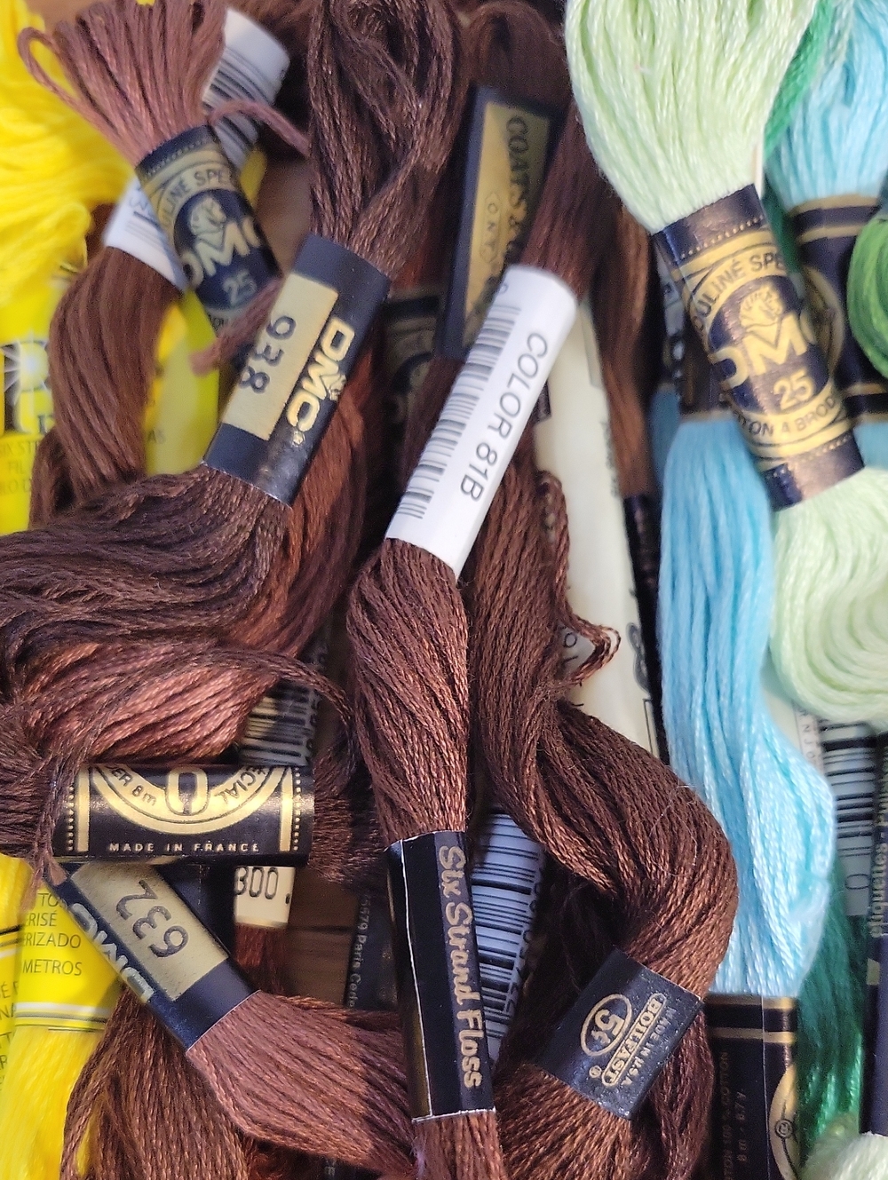 Lot 200 Skeins DMC, Prism, J&P Coats Embroidery Floss Assorted Colors Cotton - Picture 5 of 10